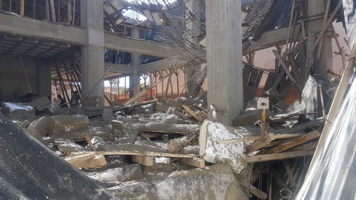 Colapsa estructura de un edificio en construcción de Tarija