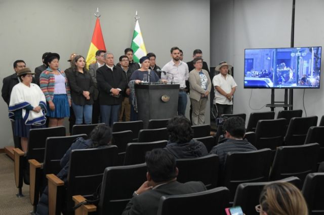 Gabinete Llama A Cerrar Filas En Defensa De La Democracia Y Pide No