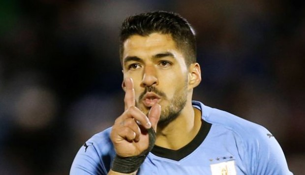 Niño pide a Suárez que no muerda en el Mundial