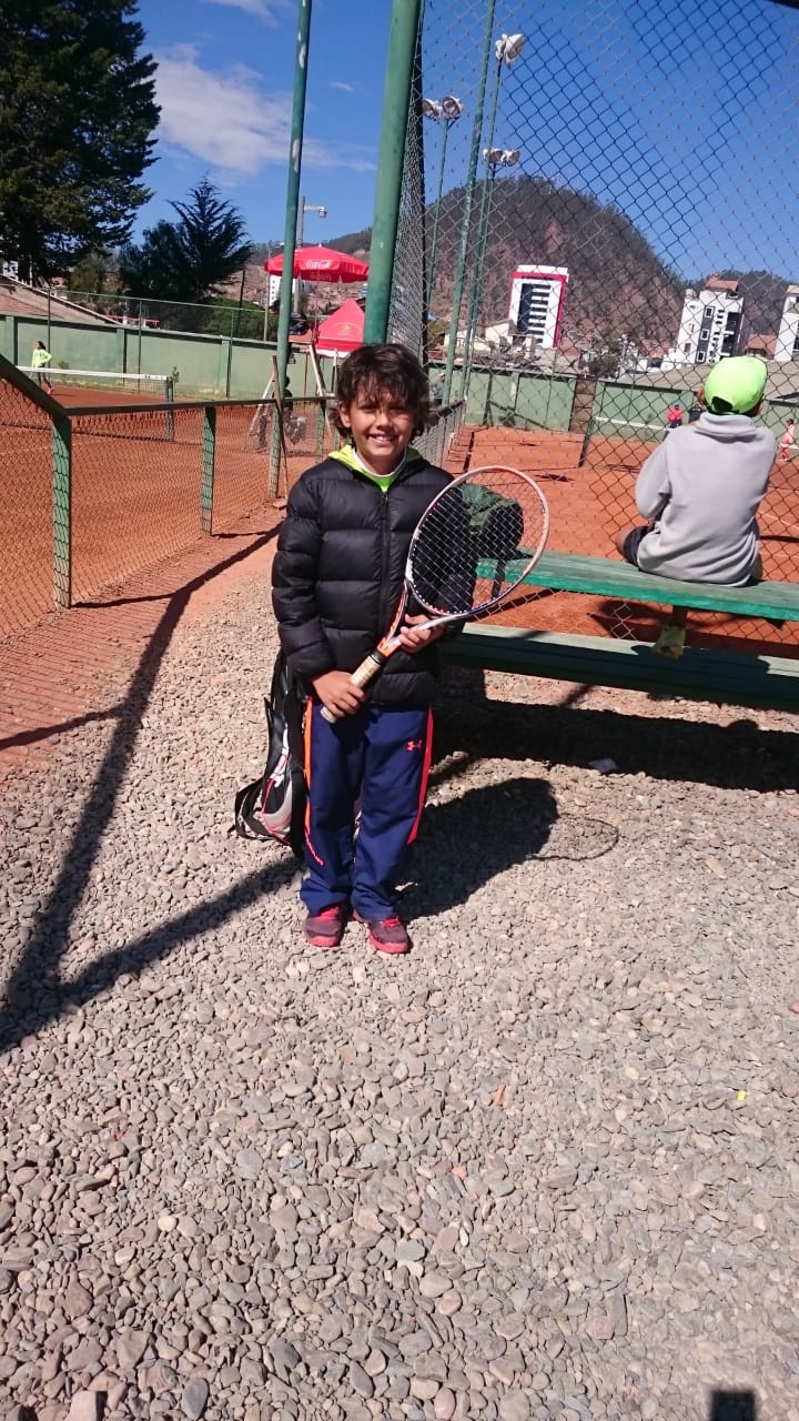 Vicente Paniagua Romero es campeón nacional de Tenis en su categoría