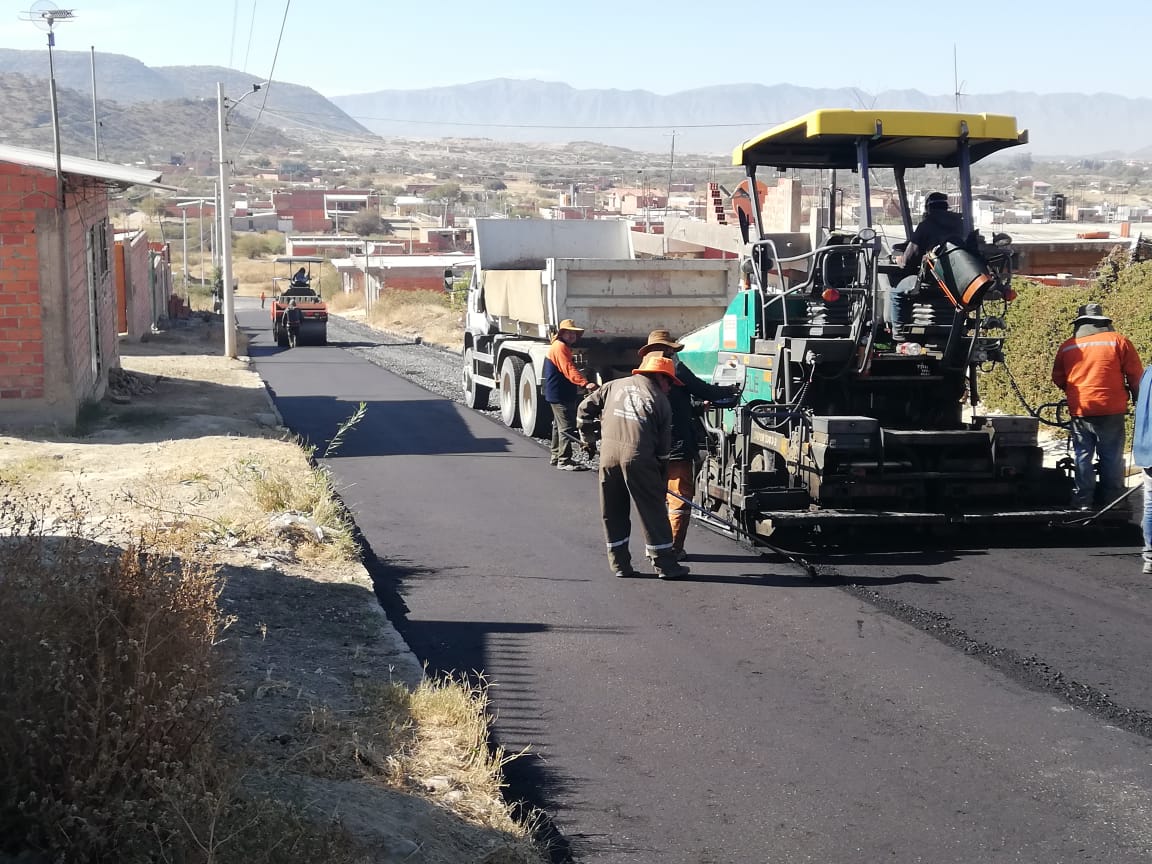 Municipio interviene con trabajos de asfalto el barrio Artesanal y Constructor de Tarija