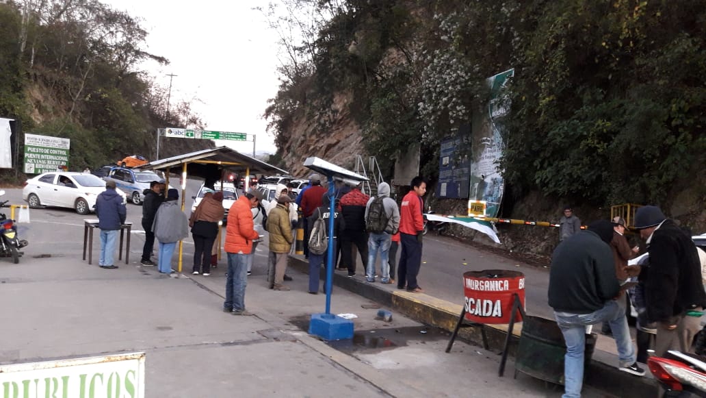 Campesinos bloquean salidas de Bermejo por el tema de Prosol