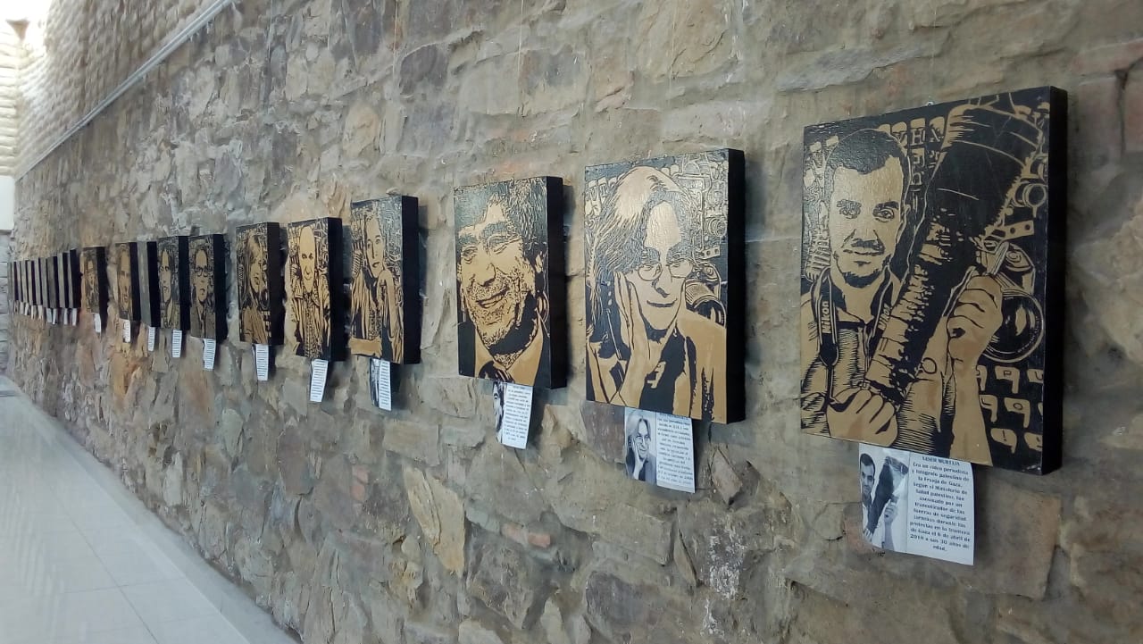 Inauguran exposición de cuadros en homenaje a periodistas desaparecidos