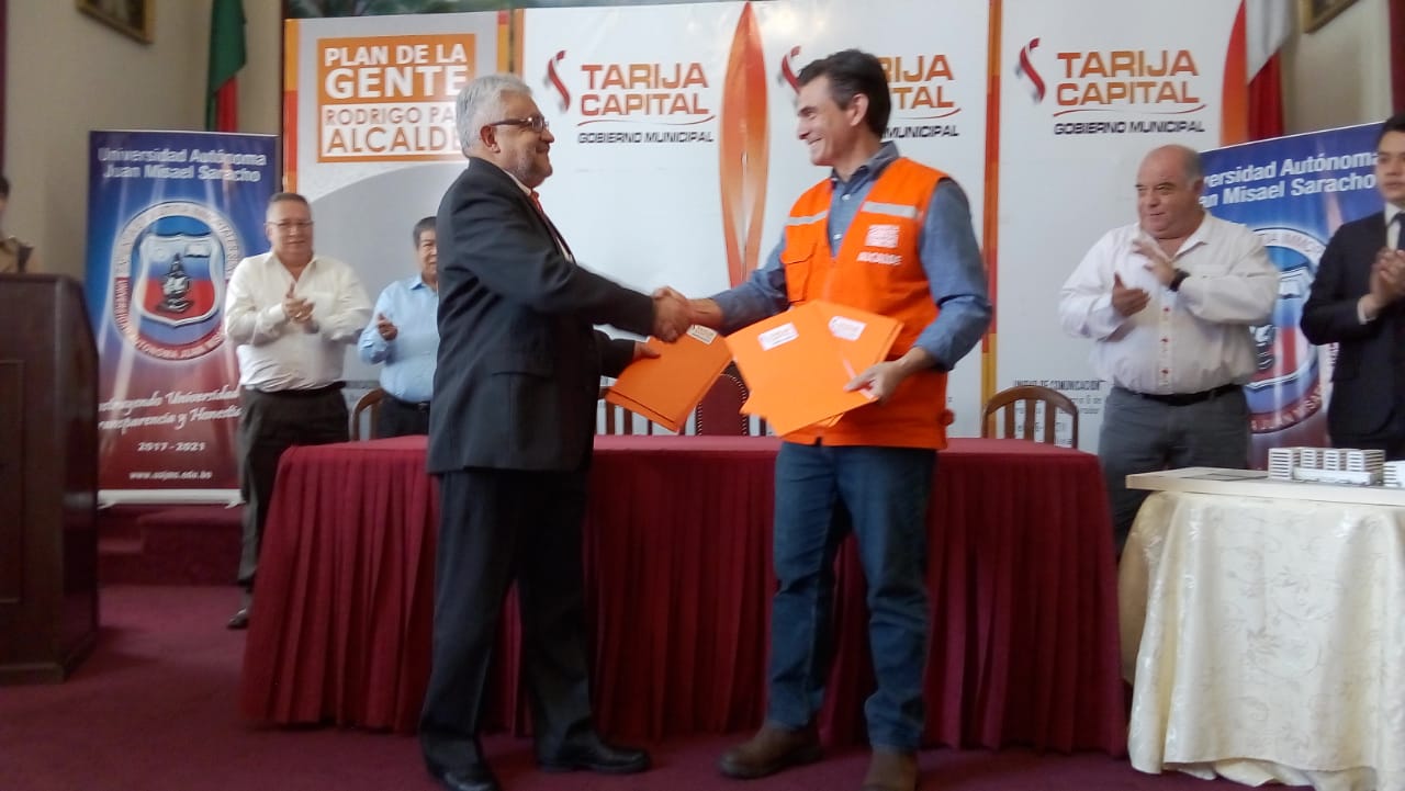Gobierno Municipal y UAJMS firman convenio para construcción del Hospital Universitario