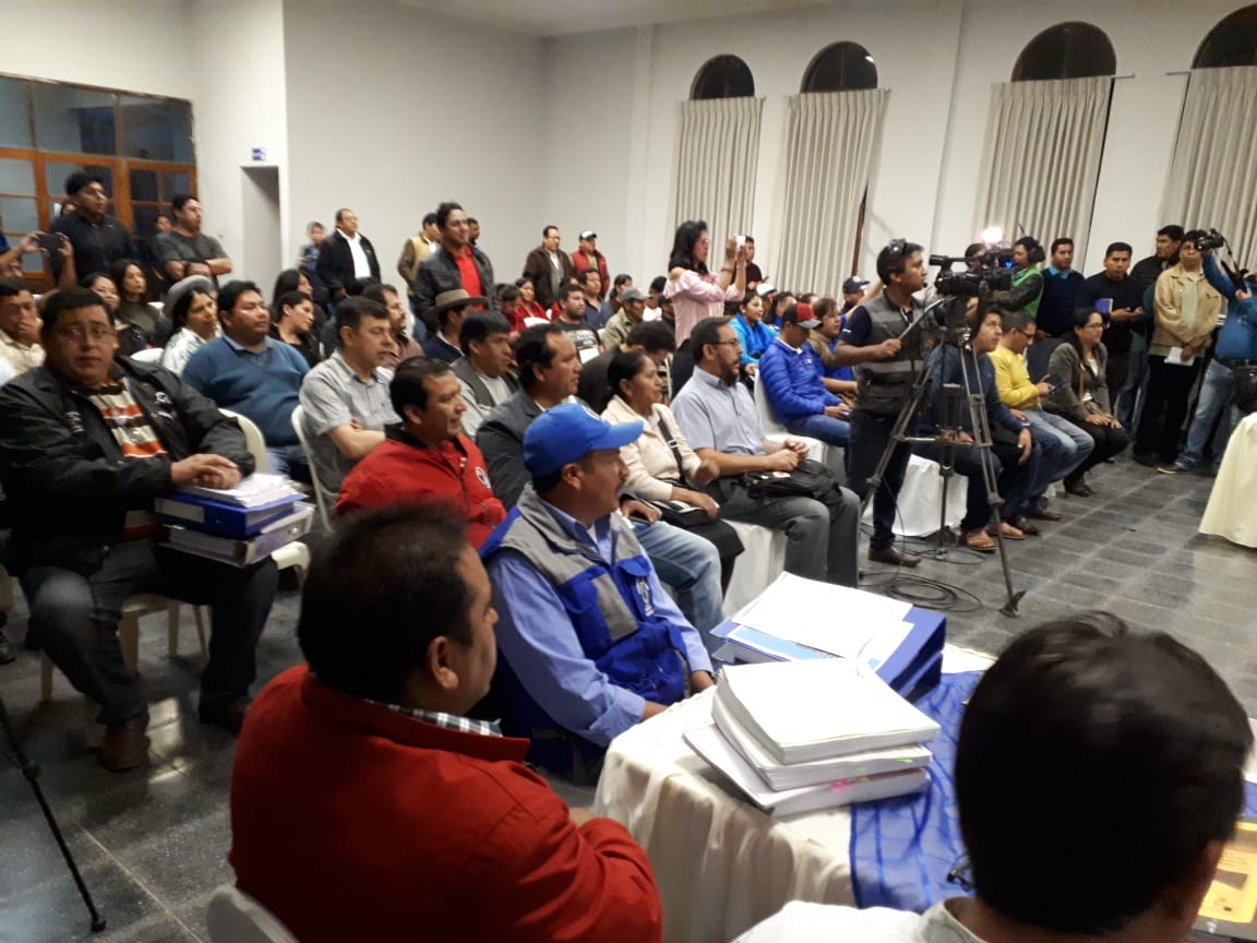 Presidente recibe 46 proyectos para programa "Mi Agua V" en Tarija