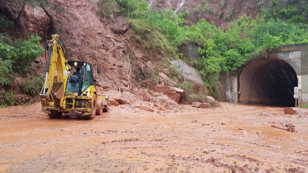 La ABC comisionó a 12 microempresas para mantener transitable la ruta Tarija-Bermejo