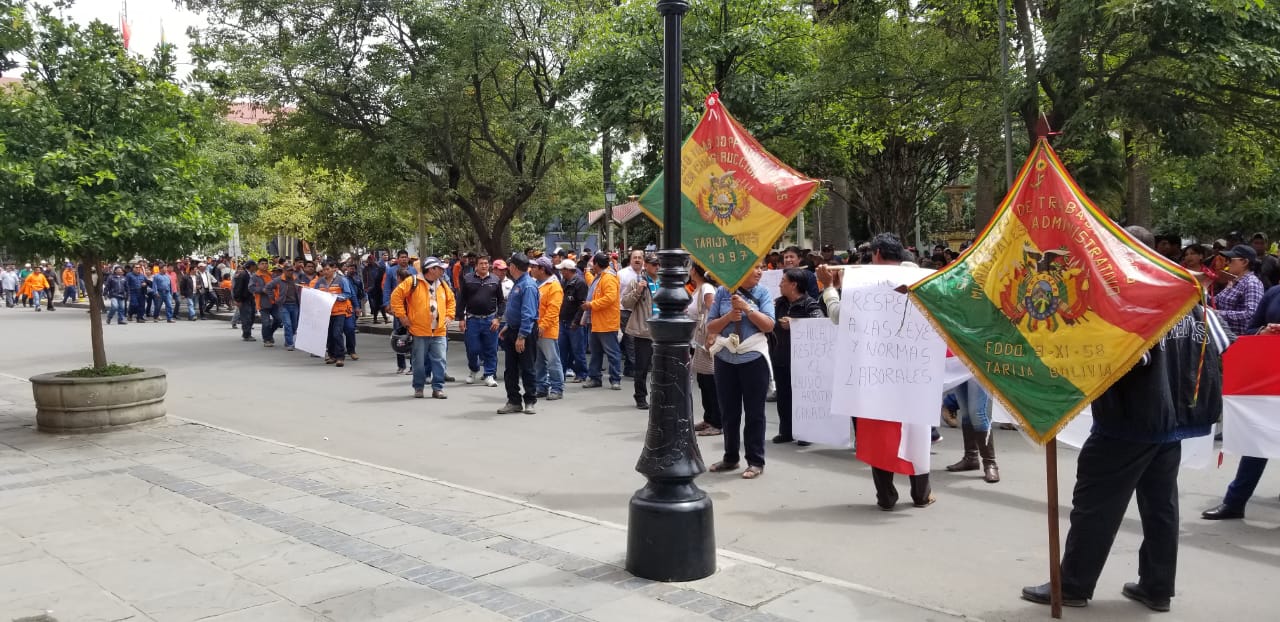 Trabajadores municipales de Cercado exigen cumplimiento de laudo arbitral