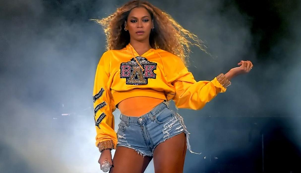 Beyoncé lanza  nuevo álbum  sorpresa