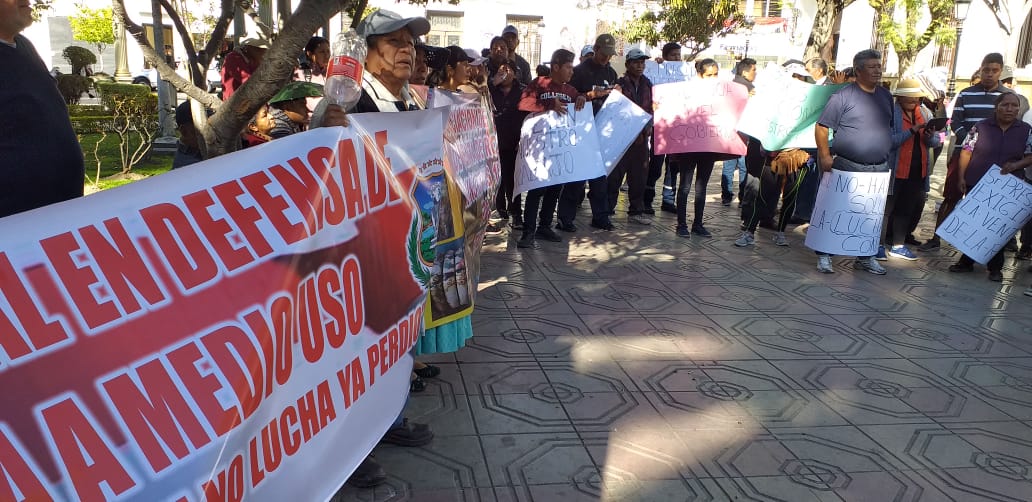 Marchas y bloqueos en Tarija por ley que regula venta de “ropa americana”