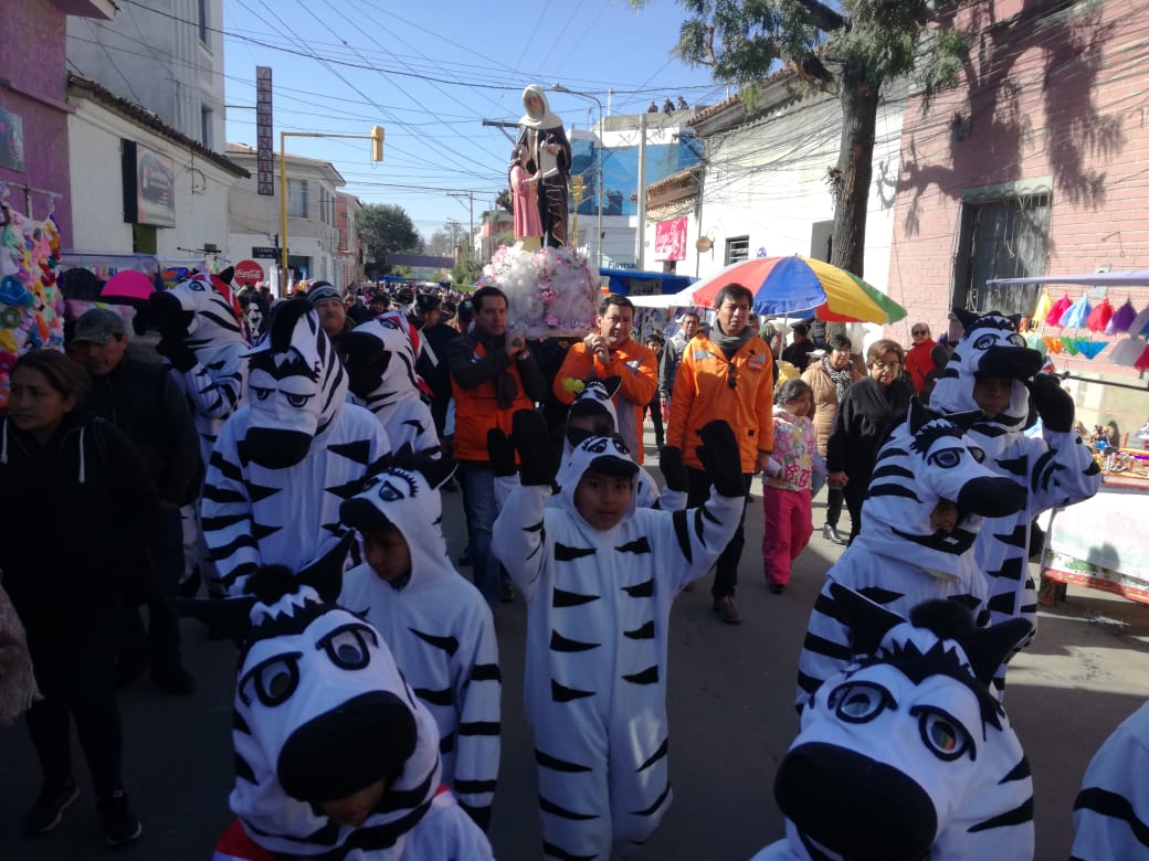 Inicia la fiesta de los niños, Santa Anita, en la calle ancha de Tarija