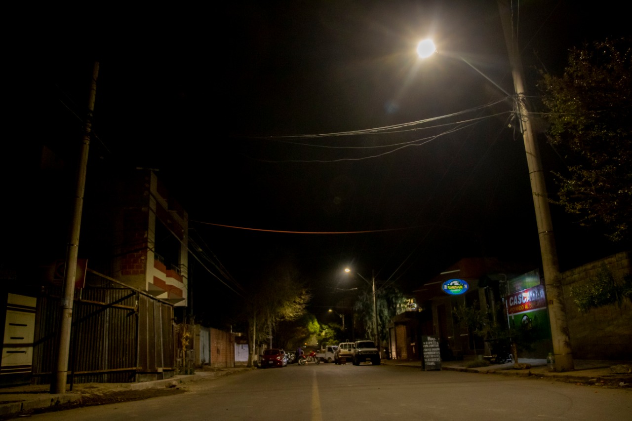 Alumbrado público con luces LED llega al 100% en barrio Guadalquivir