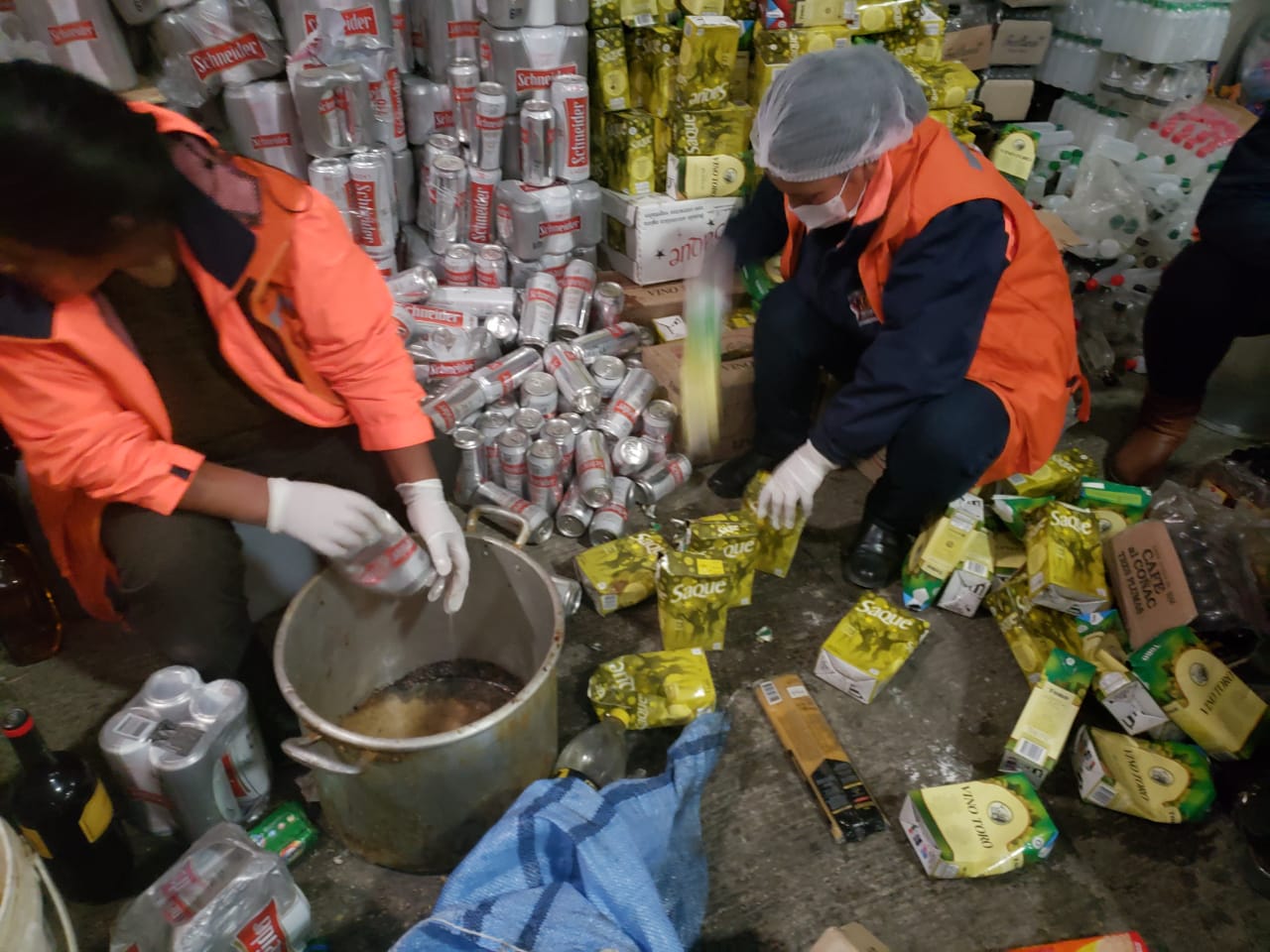 Intendencia de Tarija destruye bebidas y productos no aptos para el consumo