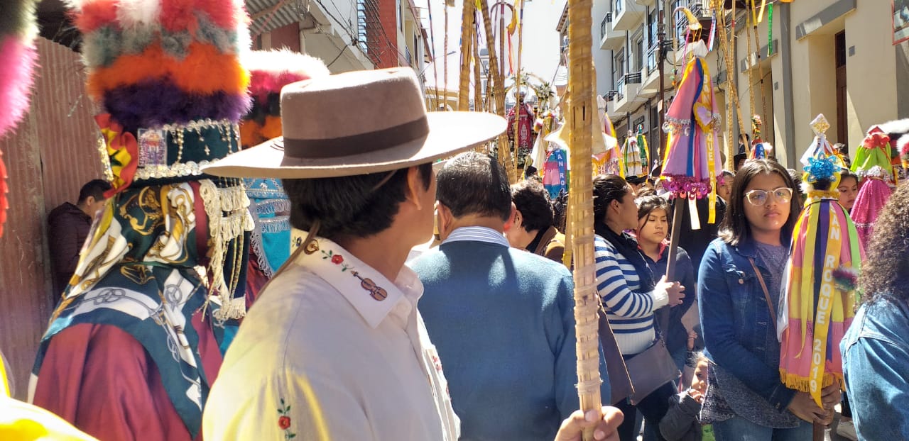 Chunchos acompañan la procesión del patrono San Roque en Tarija (Imágenes)