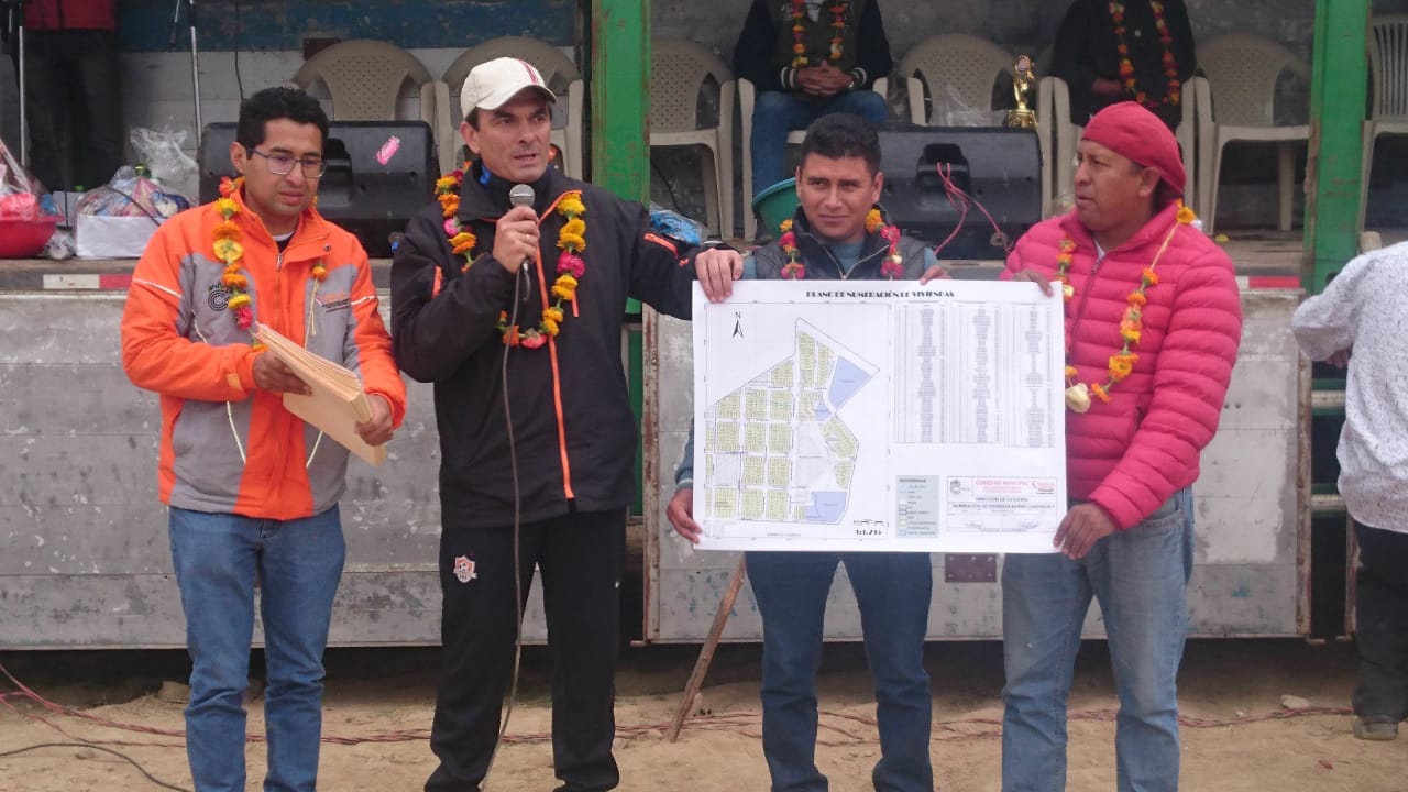 Barrio Los Chapacos II de Tarija festeja su octavo aniversario y la entrega de planos prediales