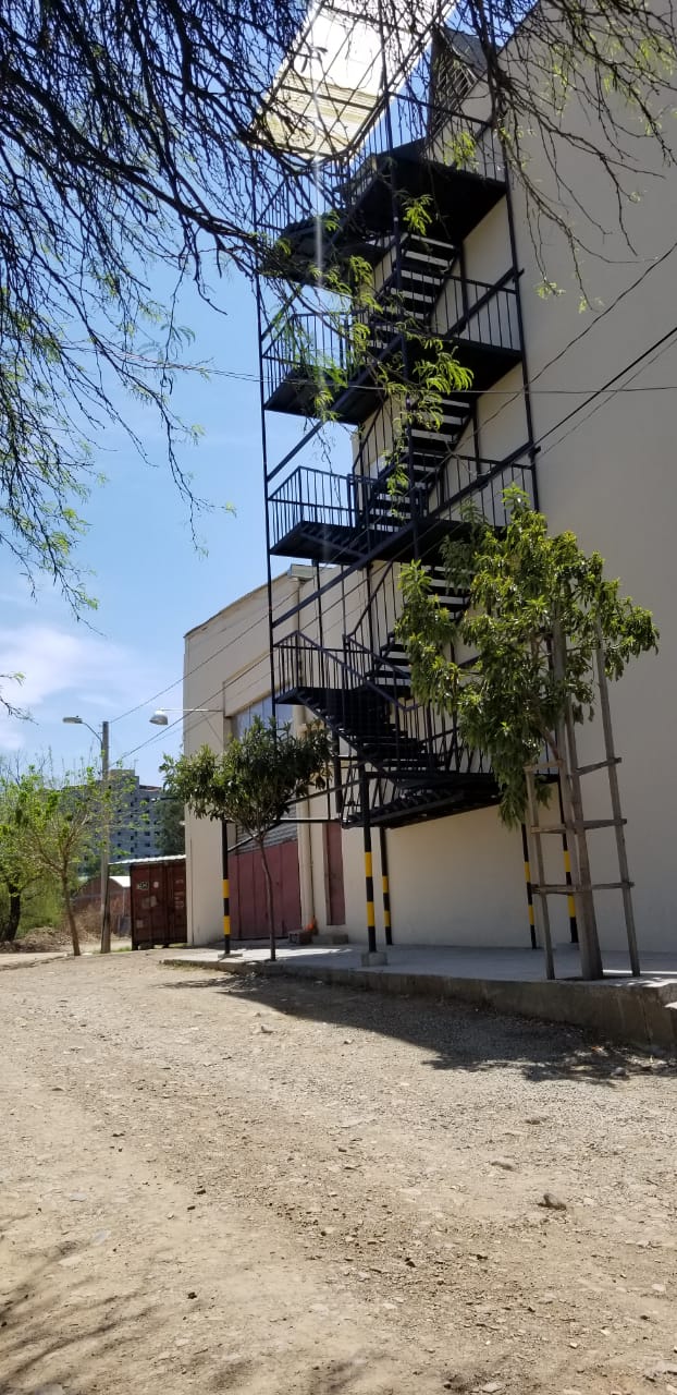 Por Ley, nuevos edificios en Tarija deben contemplar estacionamientos