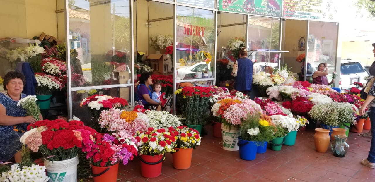 Cada florería invierte más de  mil dólares por Todos Santos en Tarija