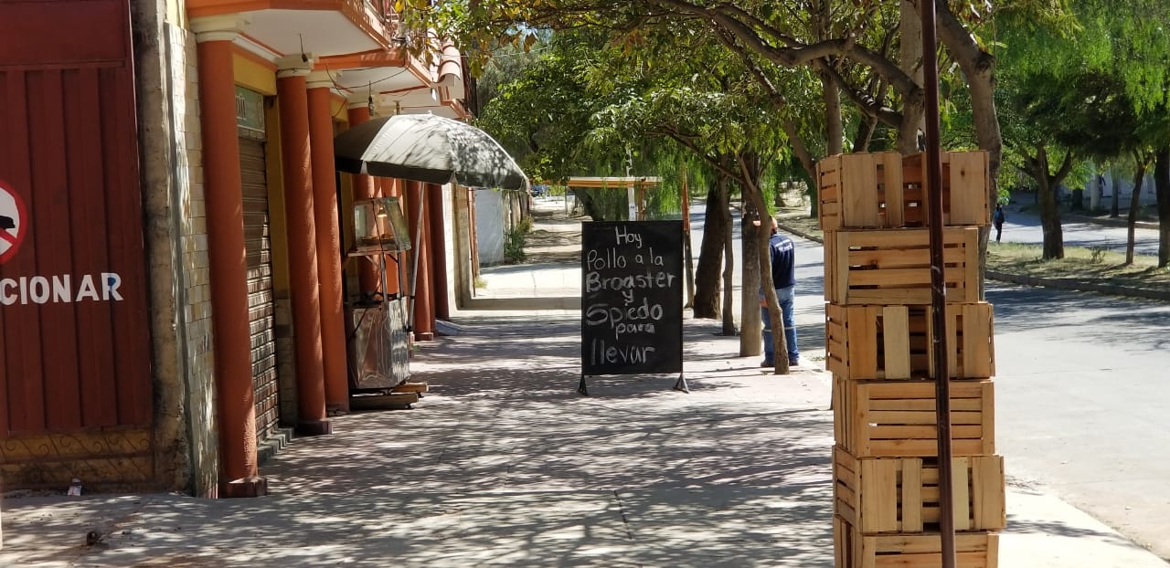 Restaurantes en Tarija optan por el “delivery” y entregas solo para llevar
