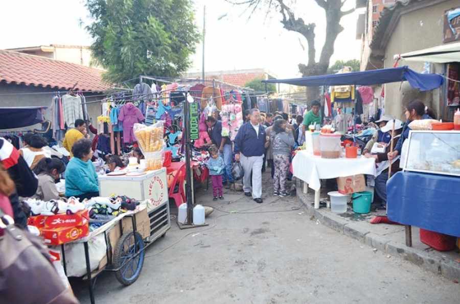 Puestos fijos de ropa usada ceden ante ferias itinerantes