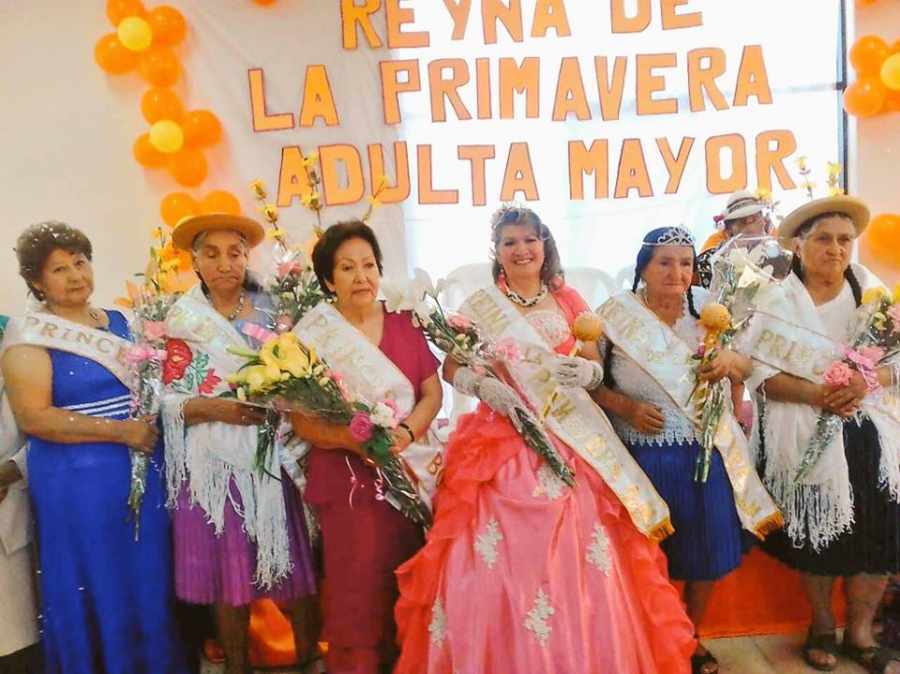 Adultos mayores tienen su Reina de la Primavera