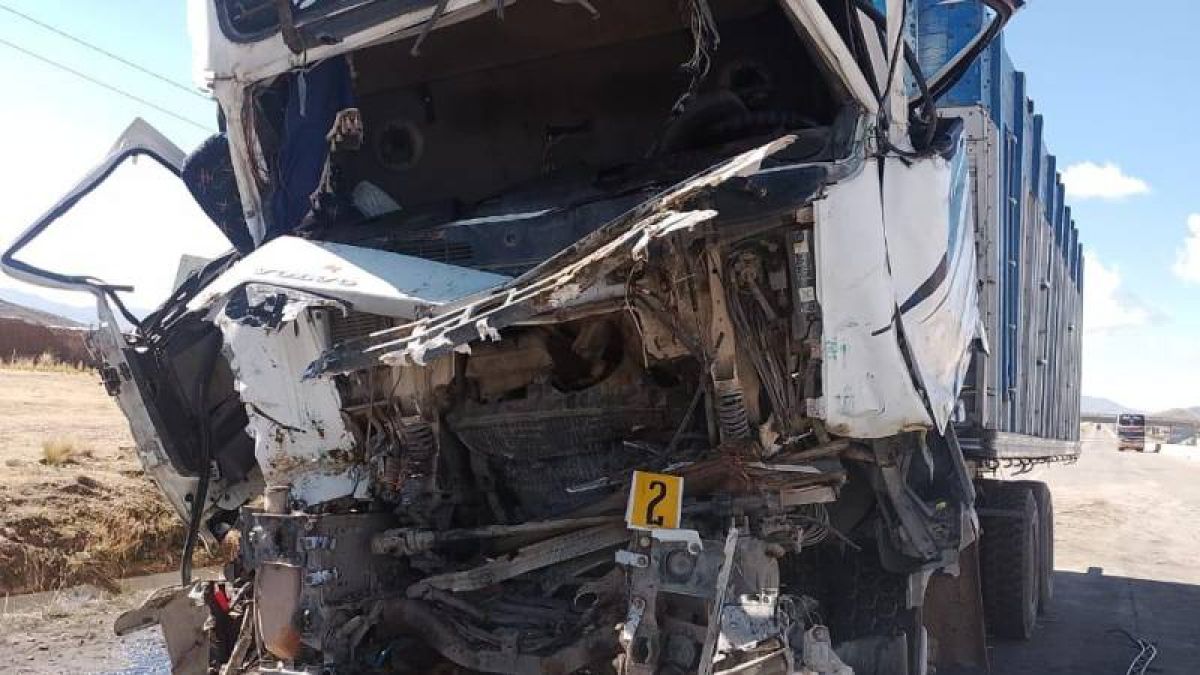 Giro Indebido En La Carretera La Paz Oruro Provoca Dos Accidentes Y Deja Al Menos 13 Heridos 1017