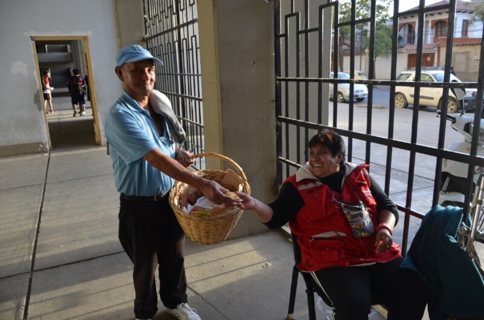 “Chicharra”, el personaje detrás del vendedor de empanadas