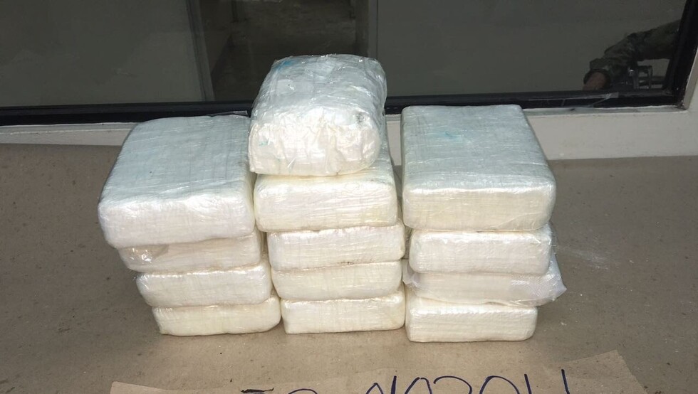 Encuentran 11kg de cocaína en Morros Blancos