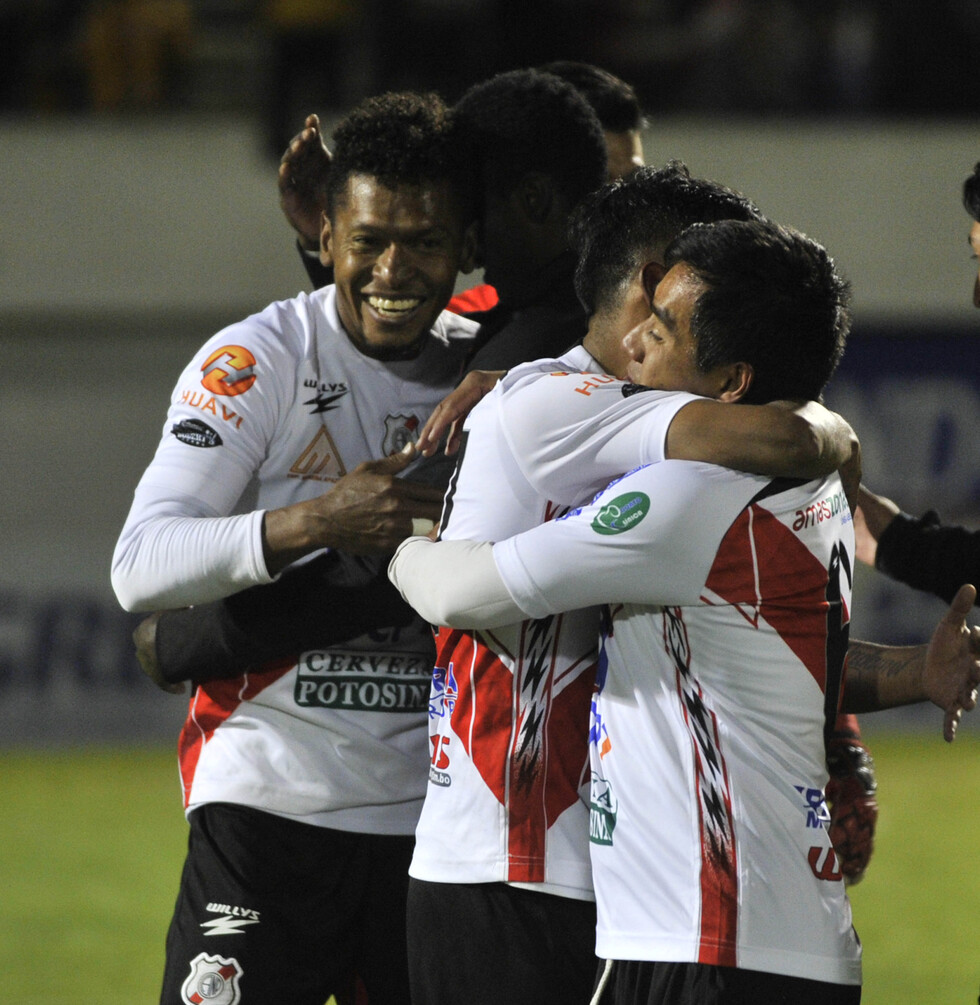 Nacional Potosí se presenta en Río