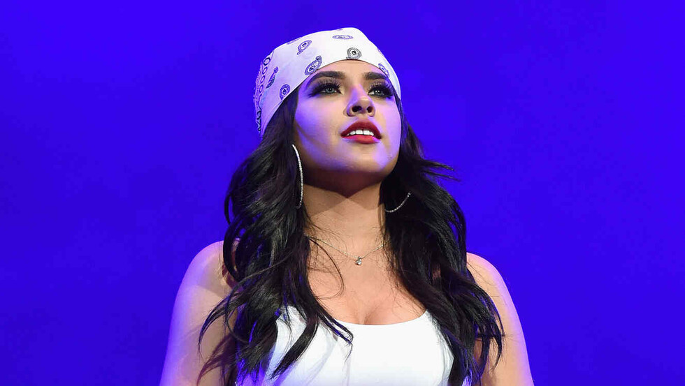 Becky G será quien cante a Selena