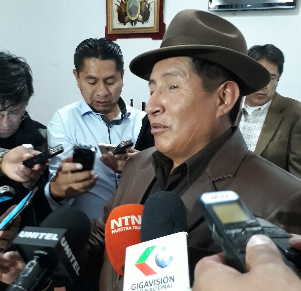 Quispe lleva huevos a fiscales para que ejecuten su aprehensión