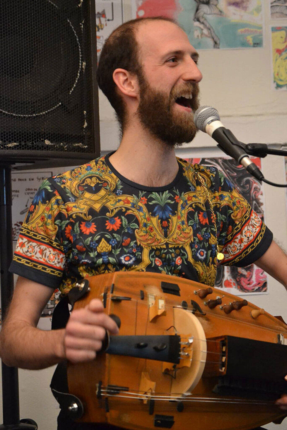Los  Antiquarks música del mundo  para Abril en Tarija