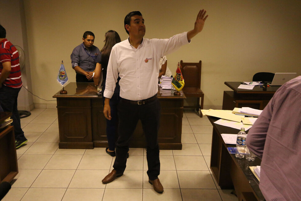Acción de amparo restituiría a Leyes en sus funciones