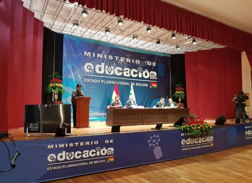 Morales abre gabinete ampliado y apunta a que Bolivia sea el primero en crecimiento económico