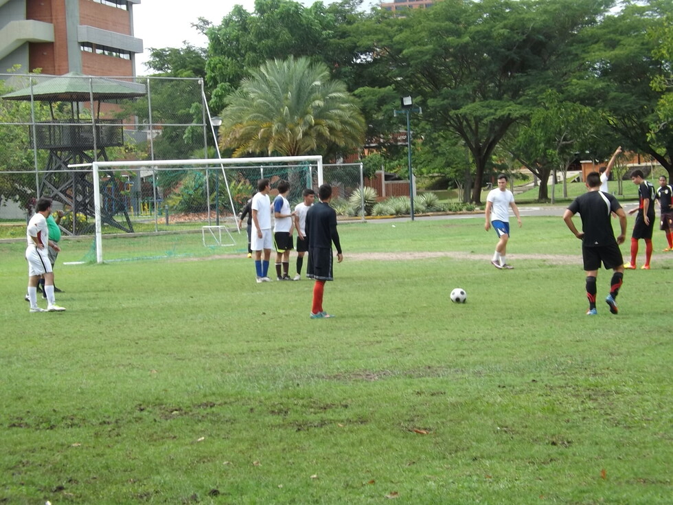 En Villa Montes, supuesto entrenador de fútbol intentó "llevarse" 17 adolescentes