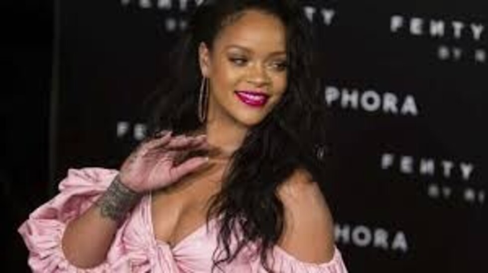 Sin filtros,  Rihanna mostró  sus estrías