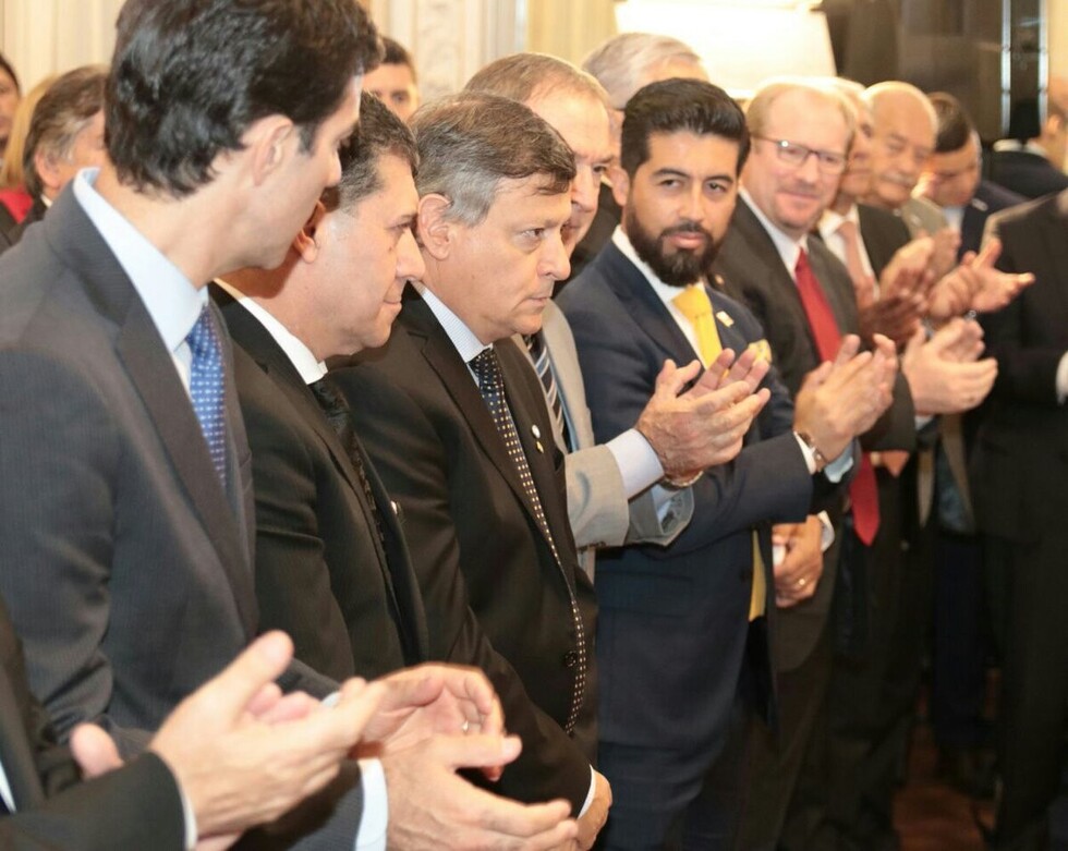 Oliva concreta tres proyectos para Tarija en la Zicosur