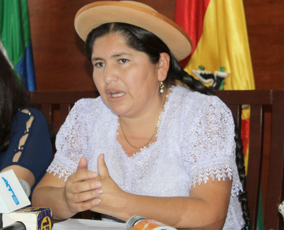 Alcalde garantiza recursos para agua en el área rural