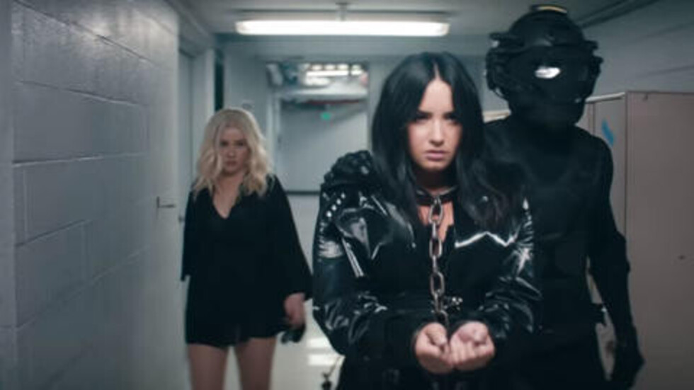 Christina y Demi  estrenan video  “Fall in Line”