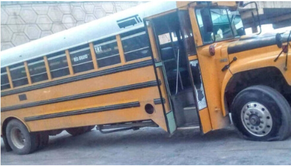 Narcos atacaron autobús con obreros y matan a 4 personas