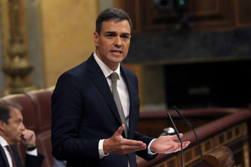 Líder del PSOE pide a Rajoy que dimita por “dignidad”