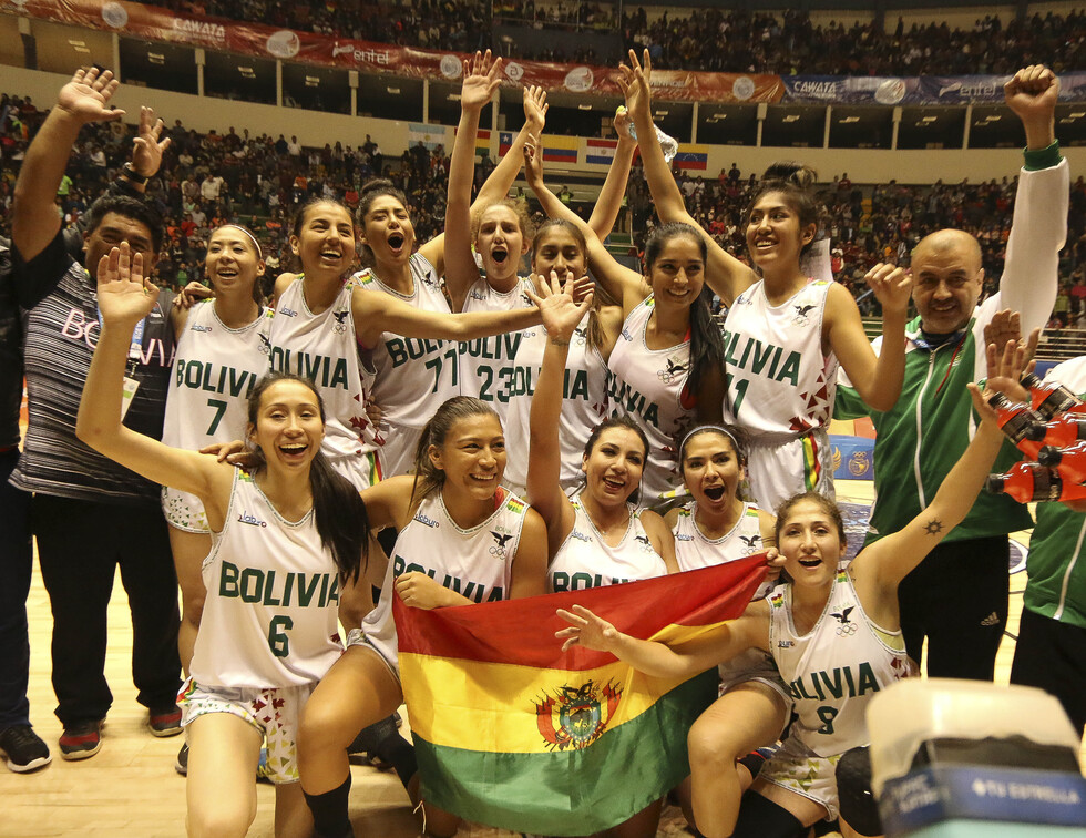 Bolivia obtiene medalla de plata en balocesto