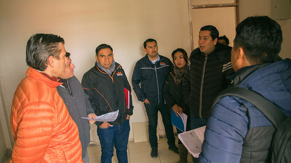 Inspeccionan obra del centro de Salud 15 de Noviembre