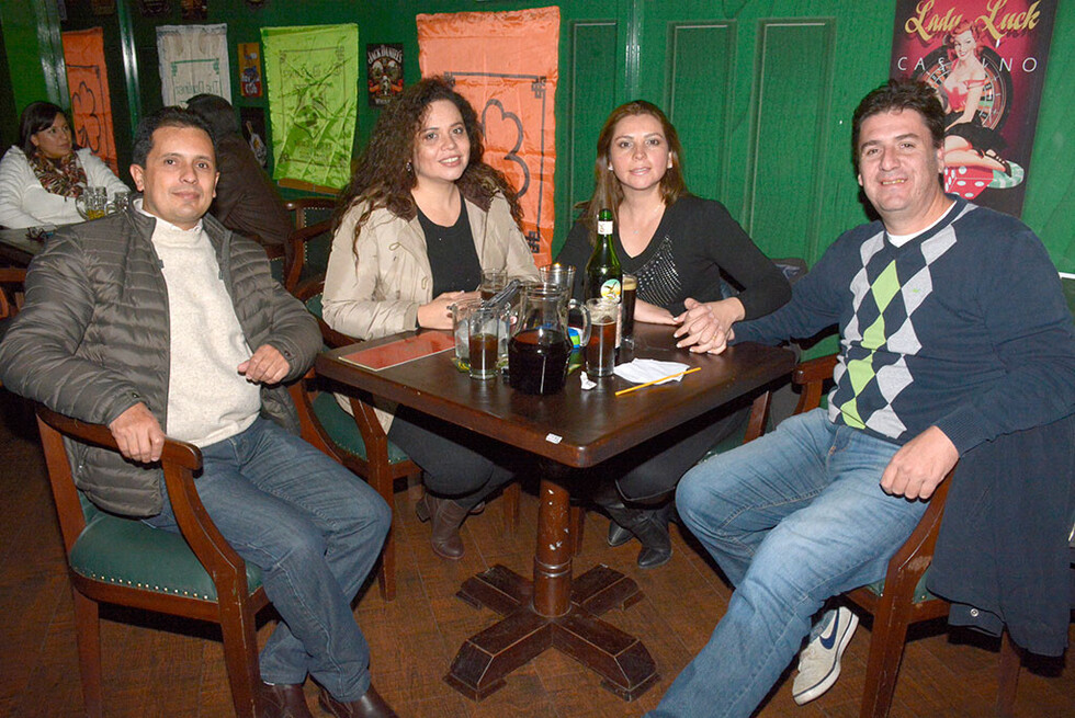 Pasándola  a full en The Dubliner