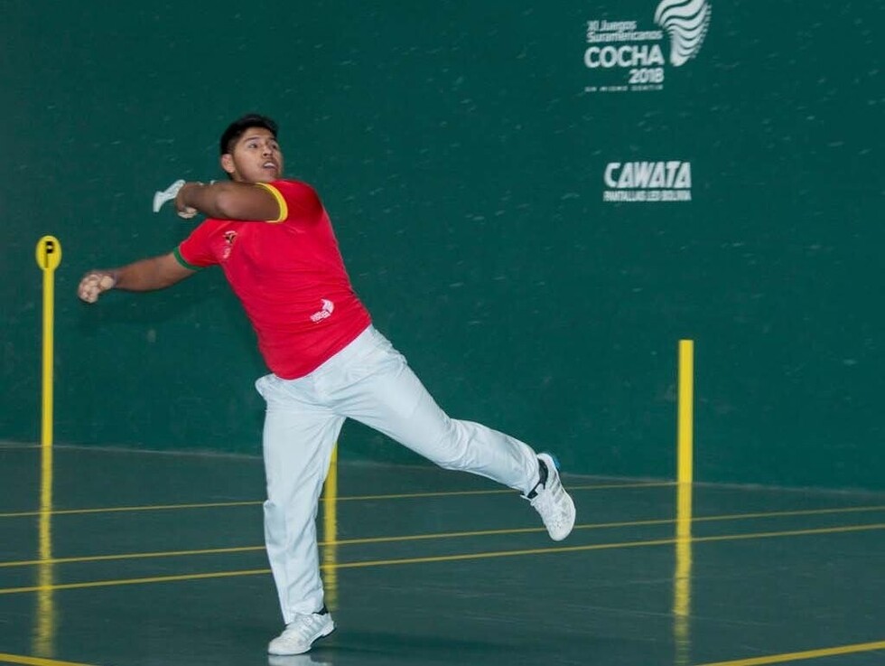 Milton Cayoja gana torneo de pelota vasca y le da la cuarta presea de oro a Bolivia