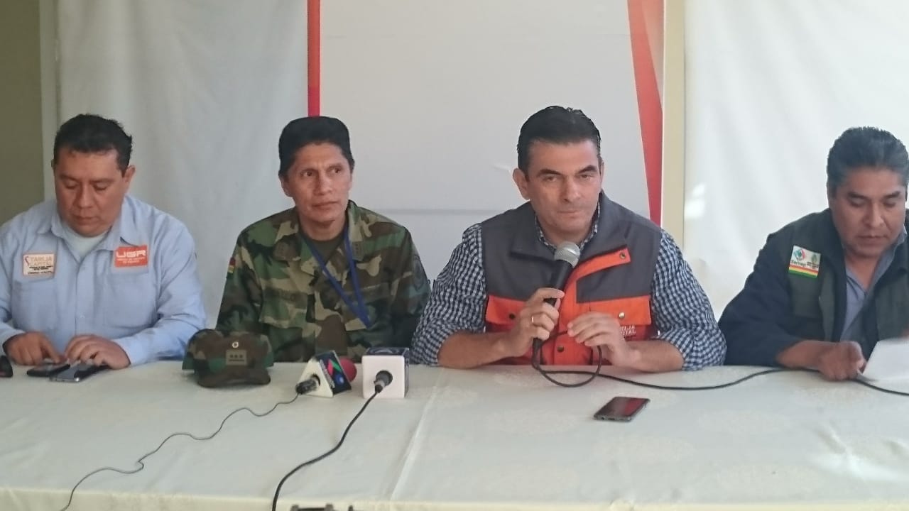 Equipos de rescate se movilizan para sofocar el incendio de Pinos Sud