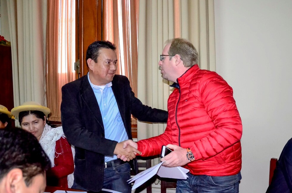 Oliva y Vega comprometen trabajo conjunto para la recuperación del departamento