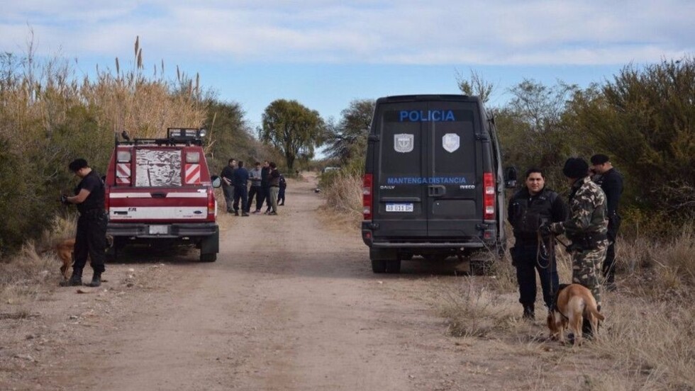 Hallan enterrada a mujer en el fondo de su casa