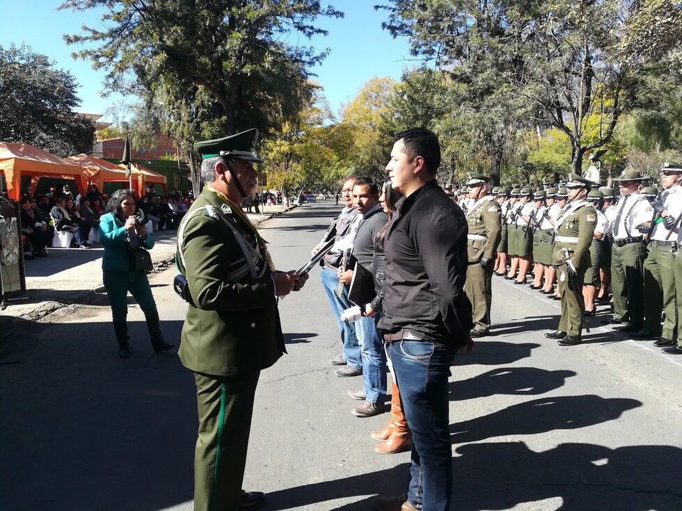Policía celebró 192 años y reconoció a periodistas