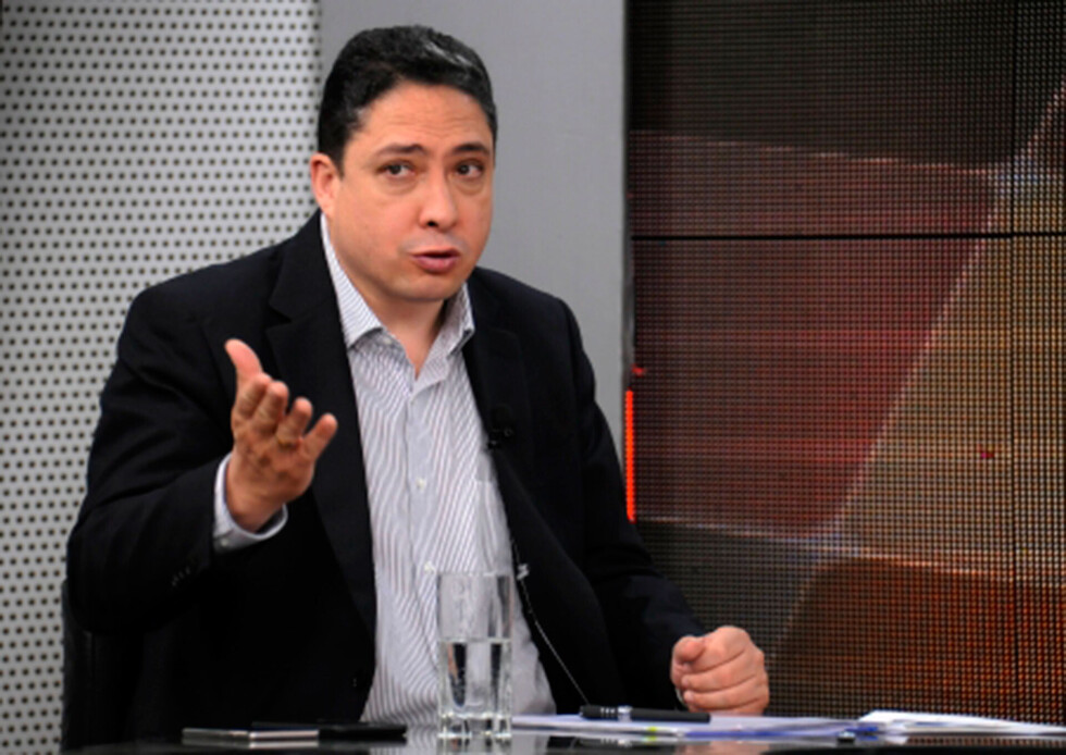 Diputado del PT fustiga politización del STF