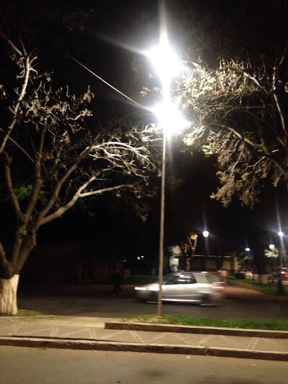 Inician instalación de luminarias LED en el barrio 4 de Julio