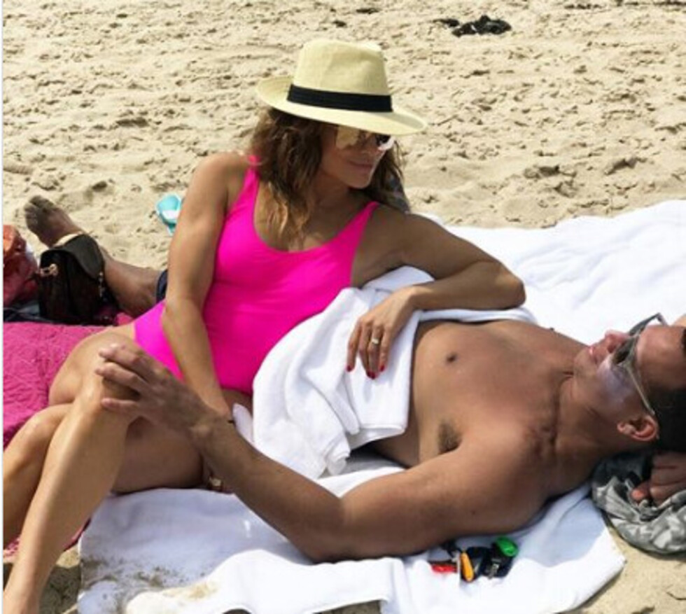 Sospechan que  Alex ya le dio  el anillo a JLo